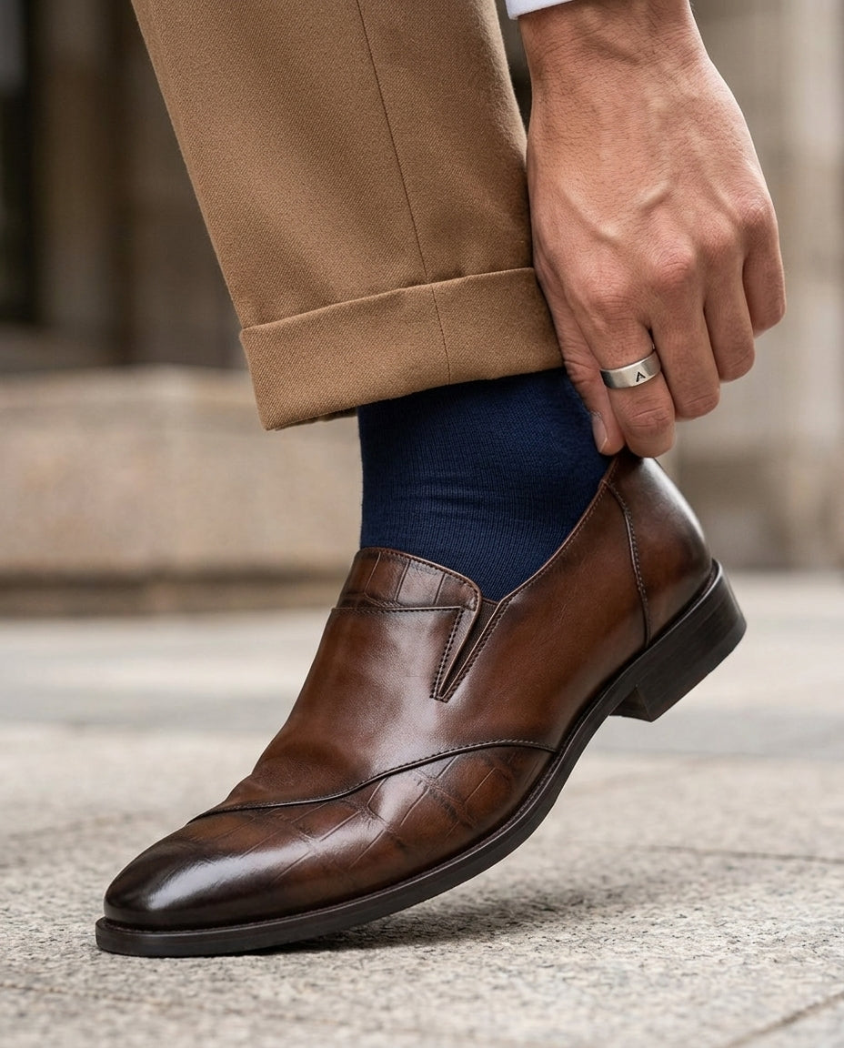 Men's Leather Loafers with Two-Tone Finish, Cushioned Insole, Slip-On Style, Stylish Everyday Casual Comfort | Sansoti