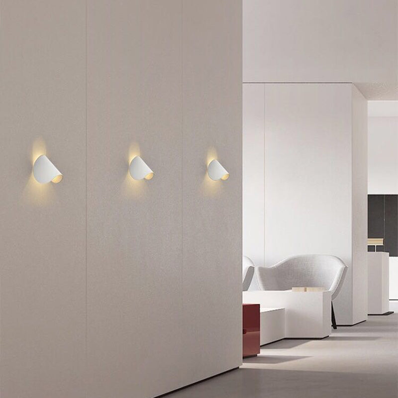 Applique murale LED Ours avec ballon, orientable à 360°, en métal noir, blanc, rouge et bleu, pour chambre d’enfant, chambre à coucher et salon | Sansoti