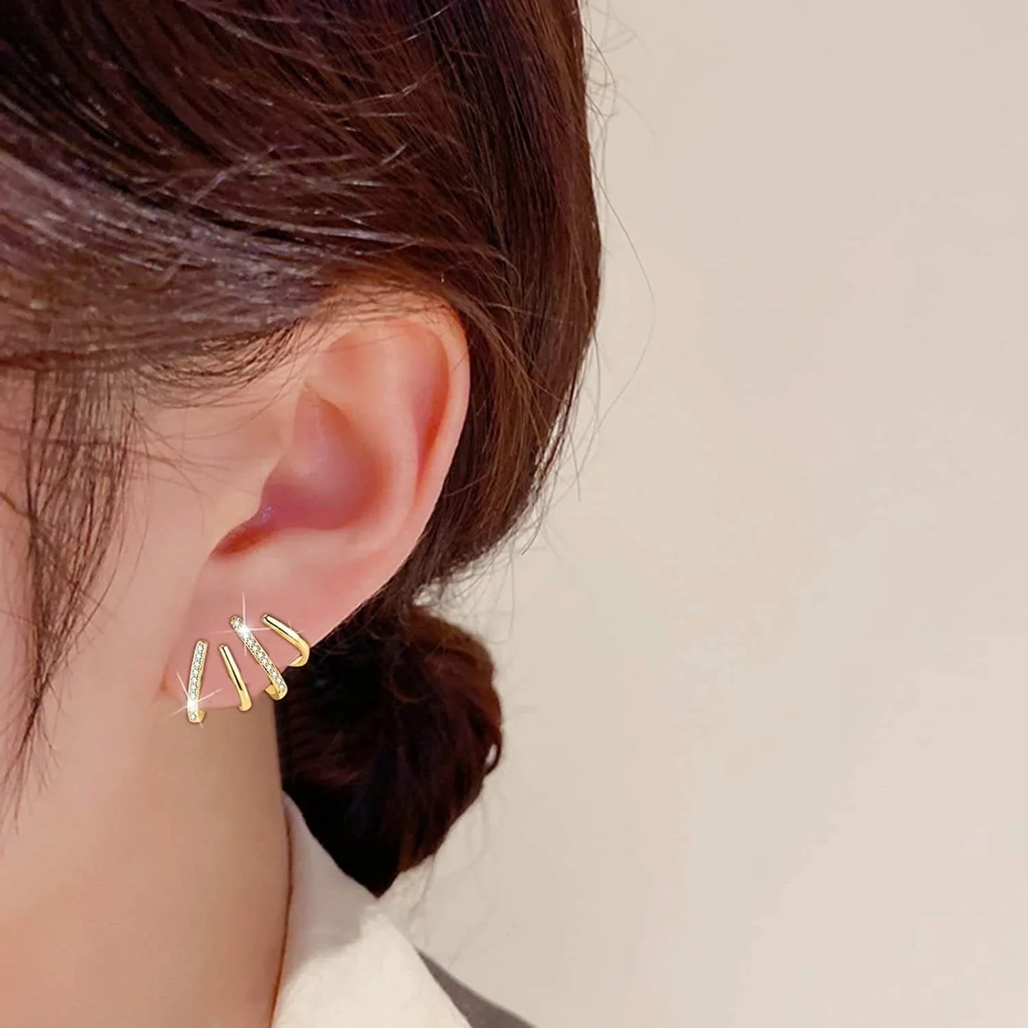 Elegant Earrings with Four Claw Design Gold Silver | Sansoti