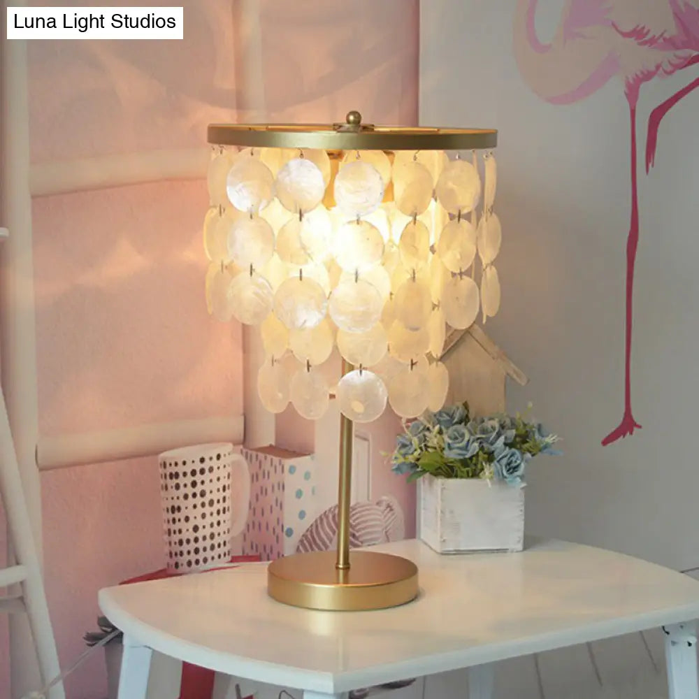 Schelpen Tafellamp Goud 2-Laags Kustnatura Sfeerlamp Dubbele Fitting E14 Metalen Voet Wit Schelp Kap | Sansoti
