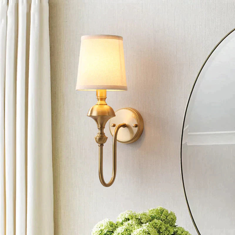 Koperen Wandlamp met Kegel Lampenkap - Enkele of Dubbele Kop - Elegant Design voor Slaapkamer en Gang | Sansoti