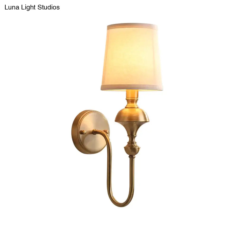 Koperen Wandlamp met Kegel Lampenkap - Enkele of Dubbele Kop - Elegant Design voor Slaapkamer en Gang | Sansoti