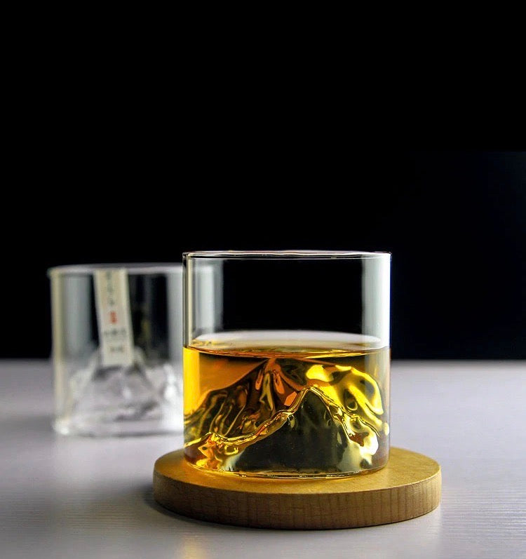Japans Whisky Glas met 3D Bergrelief 200ml - Hittebestendig Kristalglas met Houten Geschenkdoos - Uniek Geografisch Design voor Whisky Liefhebbers | Sansoti