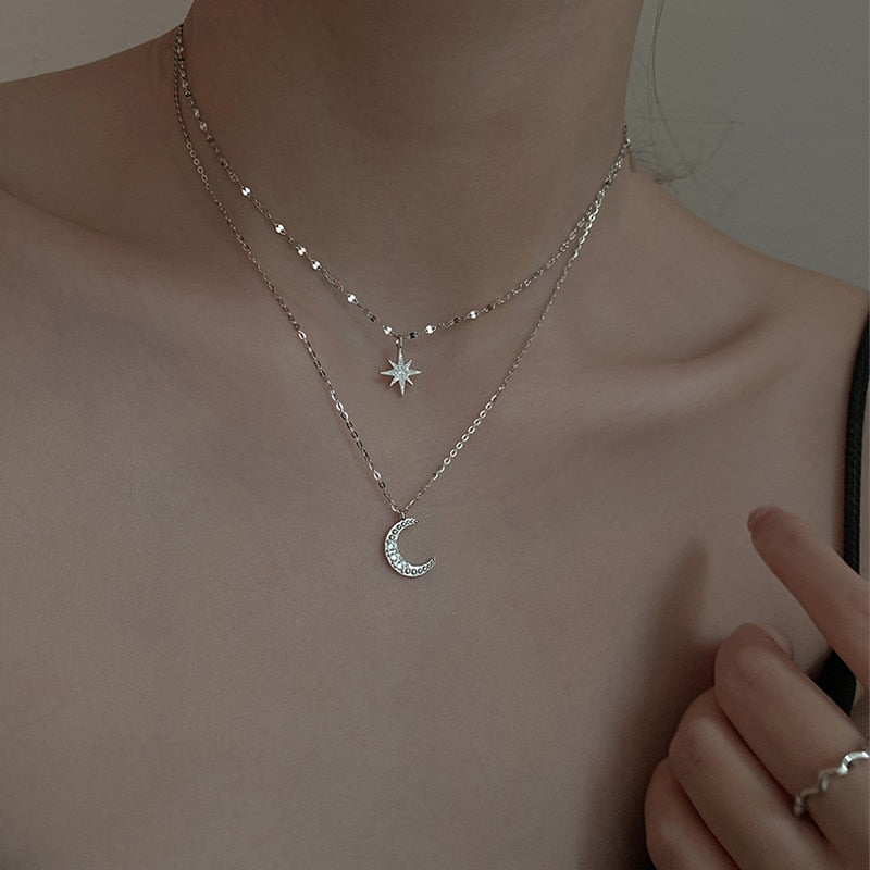 Dubbele Halsketting met Maan & Ster Hanger Zilverkleurig voor Romantische Elegantie | Sansoti