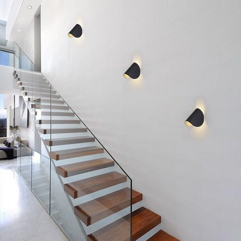 Applique murale LED Ours avec ballon, orientable à 360°, en métal noir, blanc, rouge et bleu, pour chambre d’enfant, chambre à coucher et salon | Sansoti
