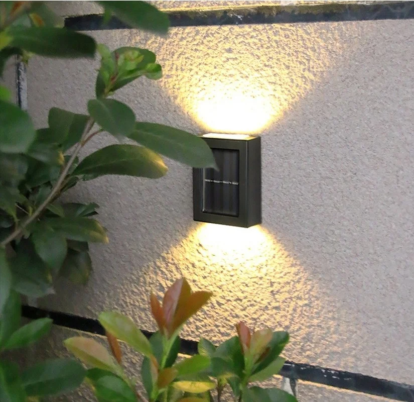 Zonne-energie Buitenwandlamp met Warmwit LED-Licht en IP44 Waterbestendigheid | Sansoti