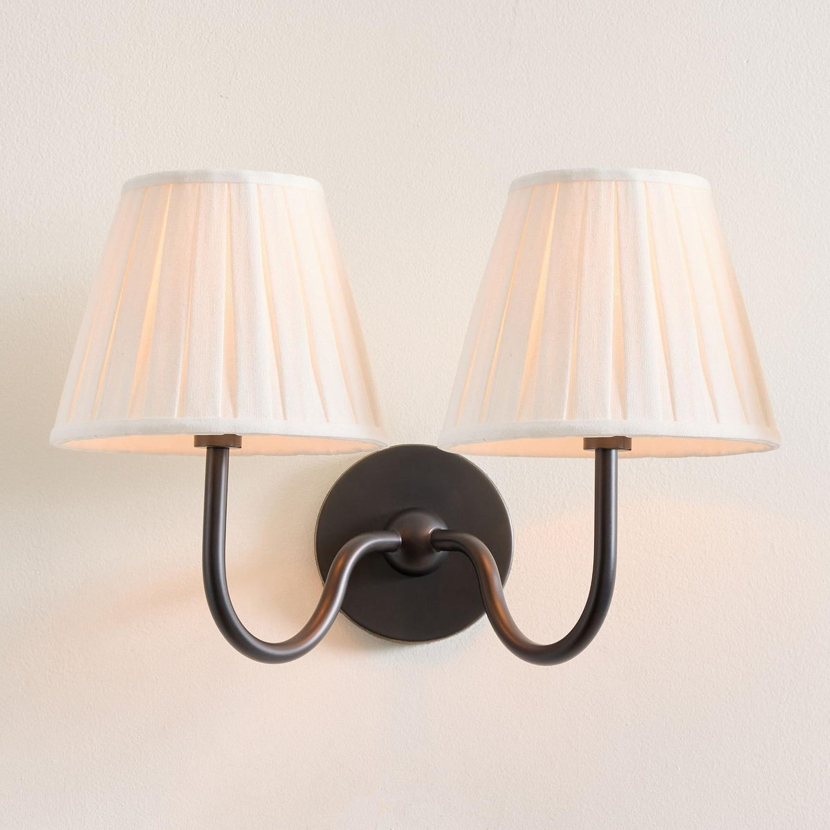 Wandlamp Messing met Stoffen Kap Plissé of Glad Wit Rood Groen Blauw Geel Antiek Brons Chroom 1 of 2 Lichtpunten | Sansoti
