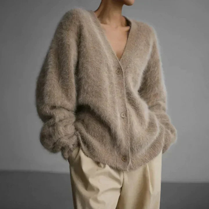 Oversized flauschige Strickjacke mit V-Ausschnitt und Knopfleiste - Weiche Strickjacke für Damen - Bequem | Sansoti