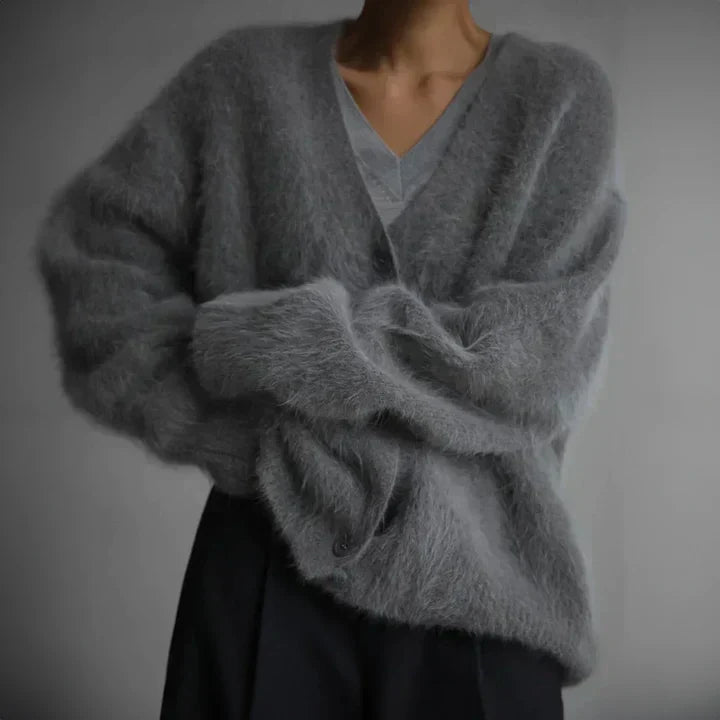 Oversized flauschige Strickjacke mit V-Ausschnitt und Knopfleiste - Weiche Strickjacke für Damen - Bequem | Sansoti