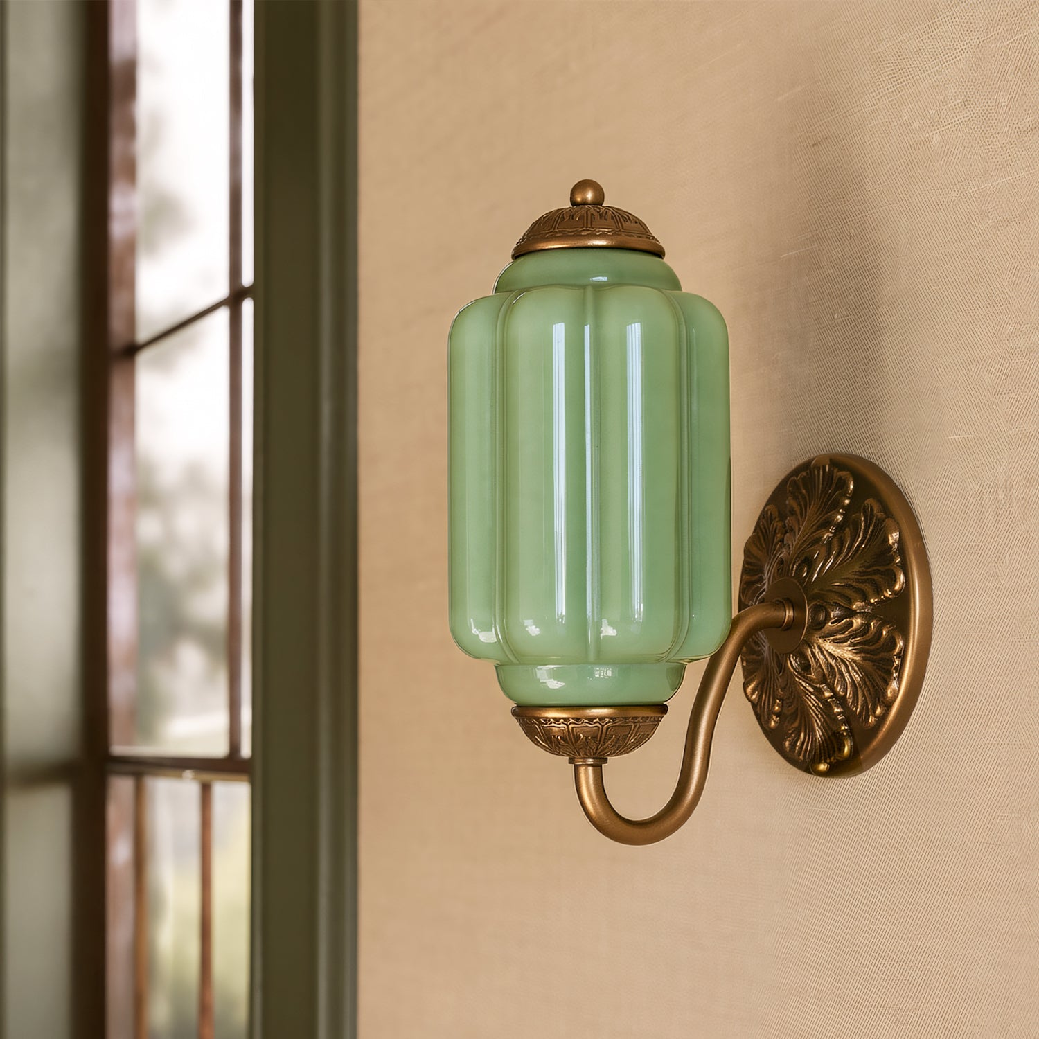 Vintage Wandlamp met Melkglas en Geolied Messing – Klassieke Retro Verlichting voor Hal, Slaapkamer, Woonkamer | Sansoti