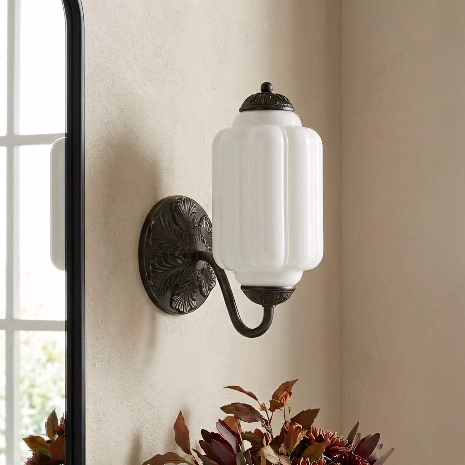 Vintage Wandlamp met Melkglas en Geolied Messing – Klassieke Retro Verlichting voor Hal, Slaapkamer, Woonkamer | Sansoti