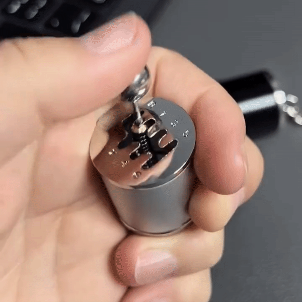 Manual Gear Shift Keychain – Realistic 6-Speed Design for Car Enthusiasts | Sansoti