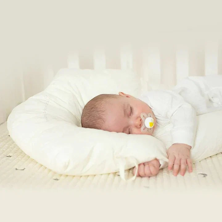 Omarmingskussen Baby Antibacterieel Katoenen Zachte Vulling 0-12 Maanden Veilig Ergonomisch Pastel | Sansoti