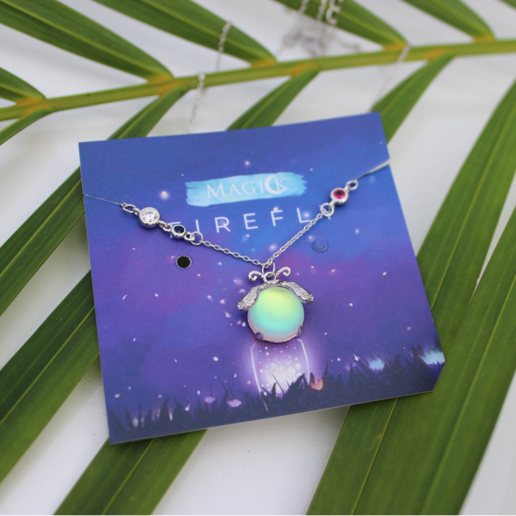 Gloeiende Maansteen Ketting met Vuurvlieg Motief Verzilverd Hanger | Sansoti