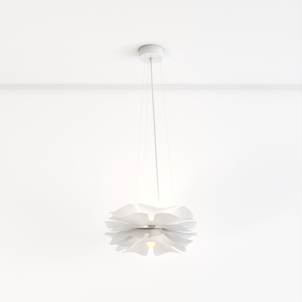 Lustre LED sculptural en forme de fleur avec diffusion douce de la lumière | Restfield