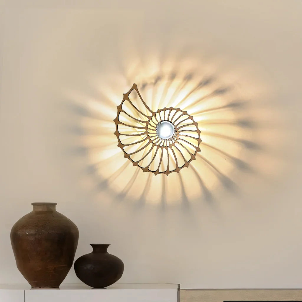 Decoratieve LED Wandlamp met Nautilus Design – Sfeervolle Wandverlichting | Sansoti