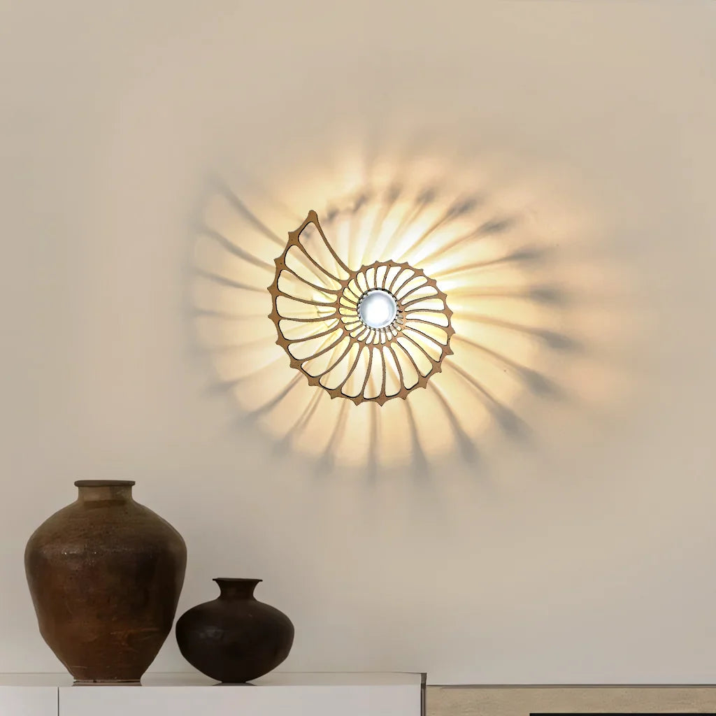 Decoratieve LED Wandlamp met Nautilus Design – Sfeervolle Wandverlichting | Sansoti