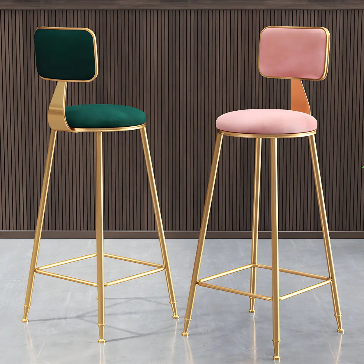 Tabouret de Bar en Velours Luxe avec Dossier et Piètement Métallique Doré – Chaise de Bar Glamour Moderne pour Îlot de Cuisine et Bar à Domicile | Restfield