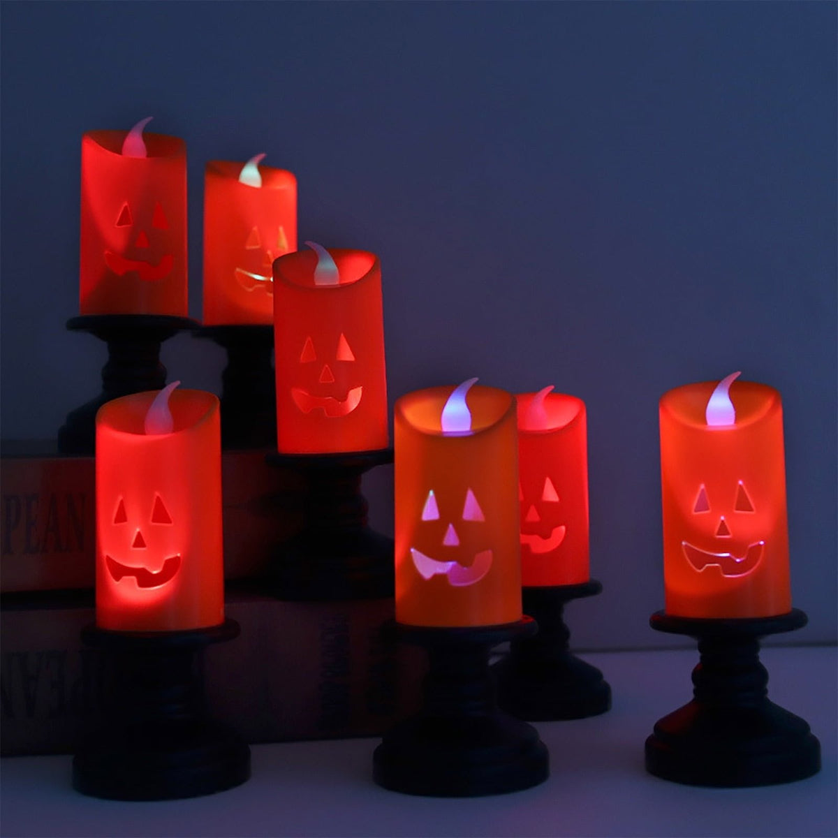 Świeca LED w kształcie dyni z upiorną twarzą do dekoracji na Halloween, bezpieczna i nastrojowa, na baterie, lampka tealight do nastrojowego oświetlenia | Sansoti