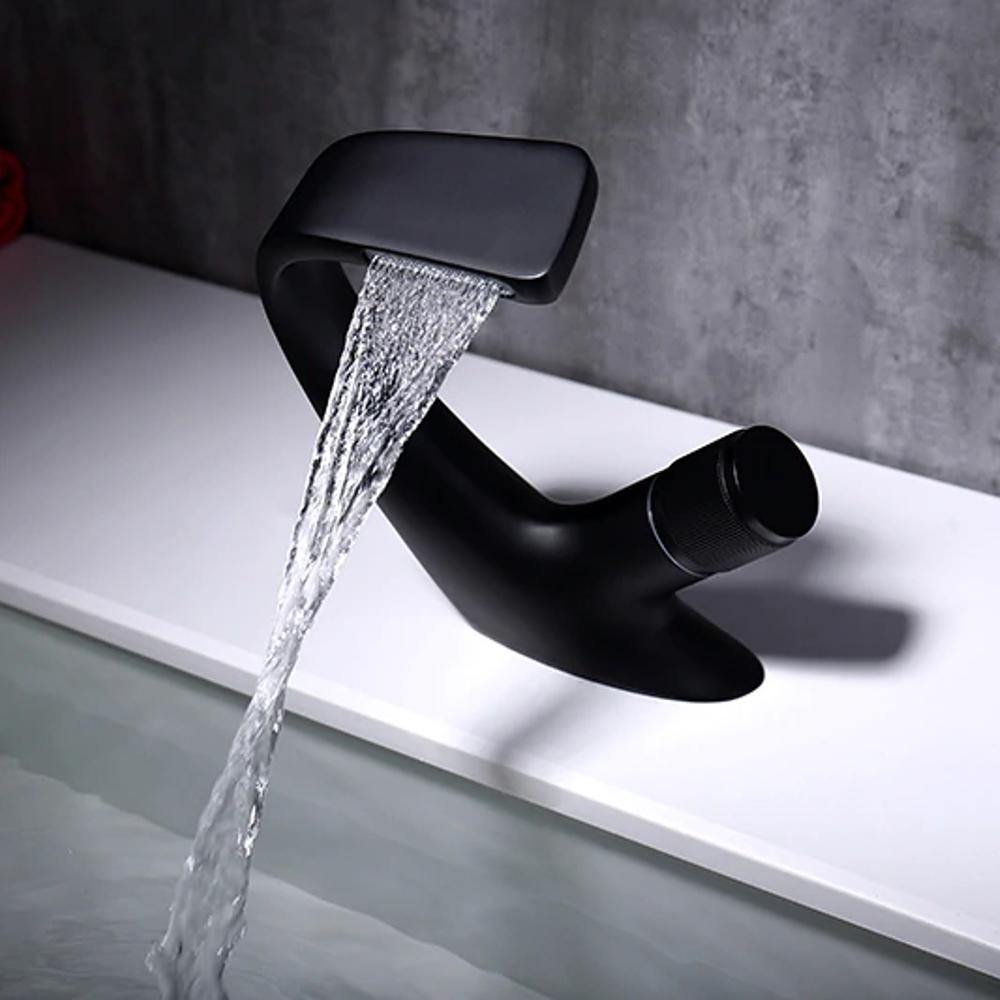 Waschtischarmatur mit Wasserfallauslauf und Einhebeldesign für Badezimmer | Restfield