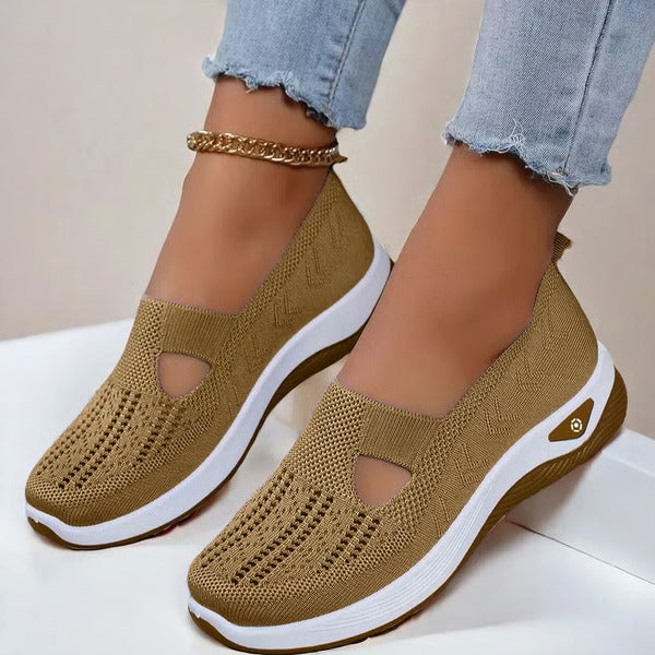 Chaussures respirantes pour femmes avec semelle souple et antidérapante, offrant adhérence et confort aux personnes âgées pour la marche quotidienne et les loisirs | Sansoti