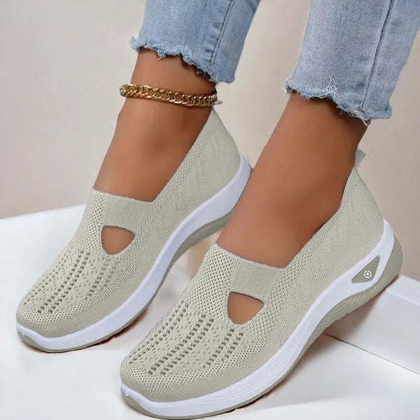 Chaussures respirantes pour femmes avec semelle souple et antidérapante, offrant adhérence et confort aux personnes âgées pour la marche quotidienne et les loisirs | Sansoti