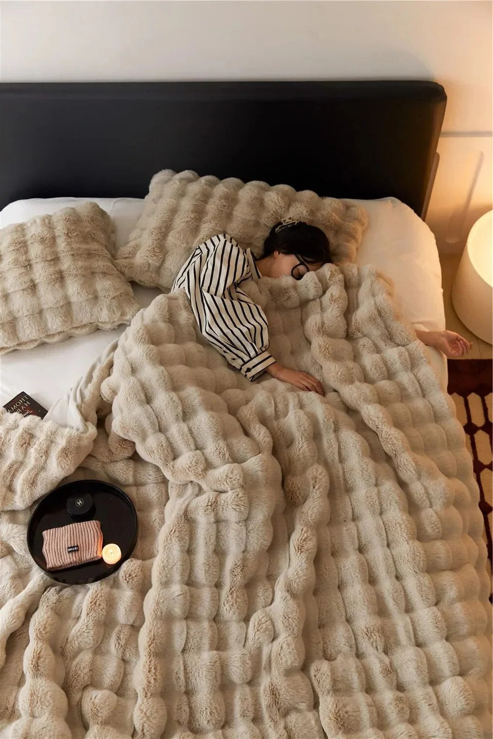 Four-Season Throw – Warmth & Comfort for Bed, Sofa and Armchair – Machine Washable – 99x160 cm – Luxury Blanket | Sansoti
