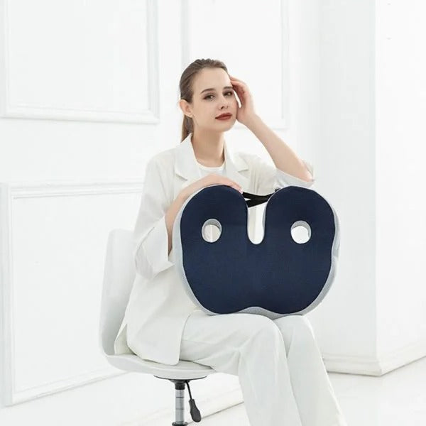 Coussin d’assise ergonomique en mousse à mémoire de forme pour soulager les ischions, soutenir le dos et améliorer le confort au bureau, en voiture et sur une chaise | Sansoti