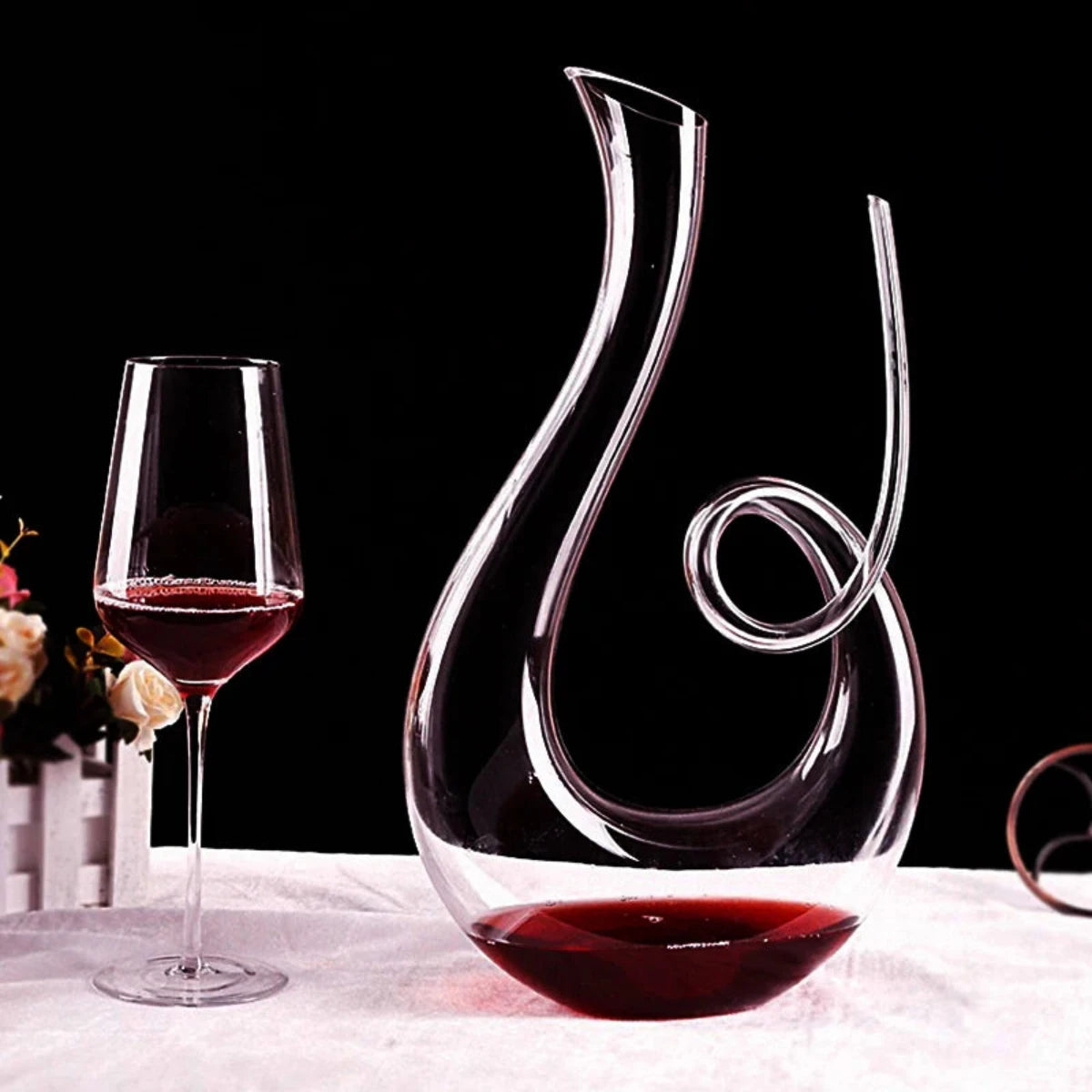 Elegante Wijnkaraf met Wervelend Ontwerp voor Volledige Smaakontplooiing en Gemakkelijk Schenken | Sansoti