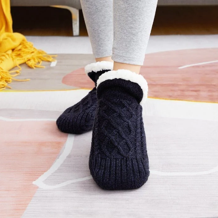 Chaussettes d’intérieur antidérapantes avec doublure polaire – chaussettes thermiques chaudes pour la maison, l’hôpital et le confort en intérieur | Sansoti