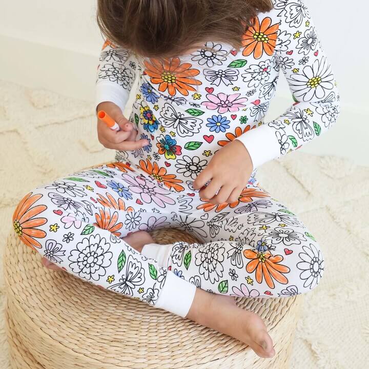Ausmalbarer Kinderpyjama mit Textilstiften – Kreativ schlafen und zeichnen für Kleinkinder und Schulkinder | Sansoti
