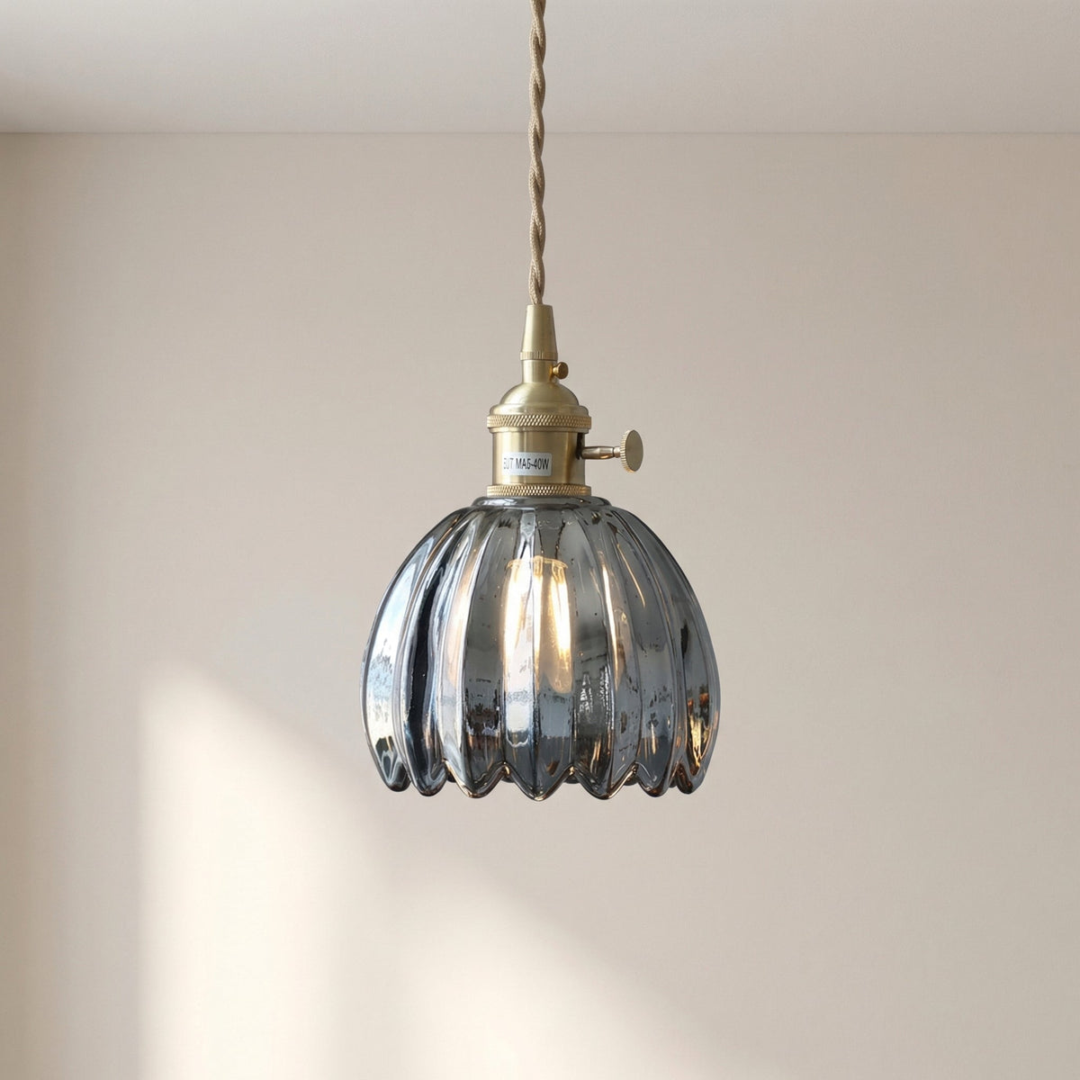 Szklana lampa wisząca E27 Połączenie szkła i metalu Skandynawski design Jadalnia Salon Lampa do jadalni Minimalizm | Sansoti