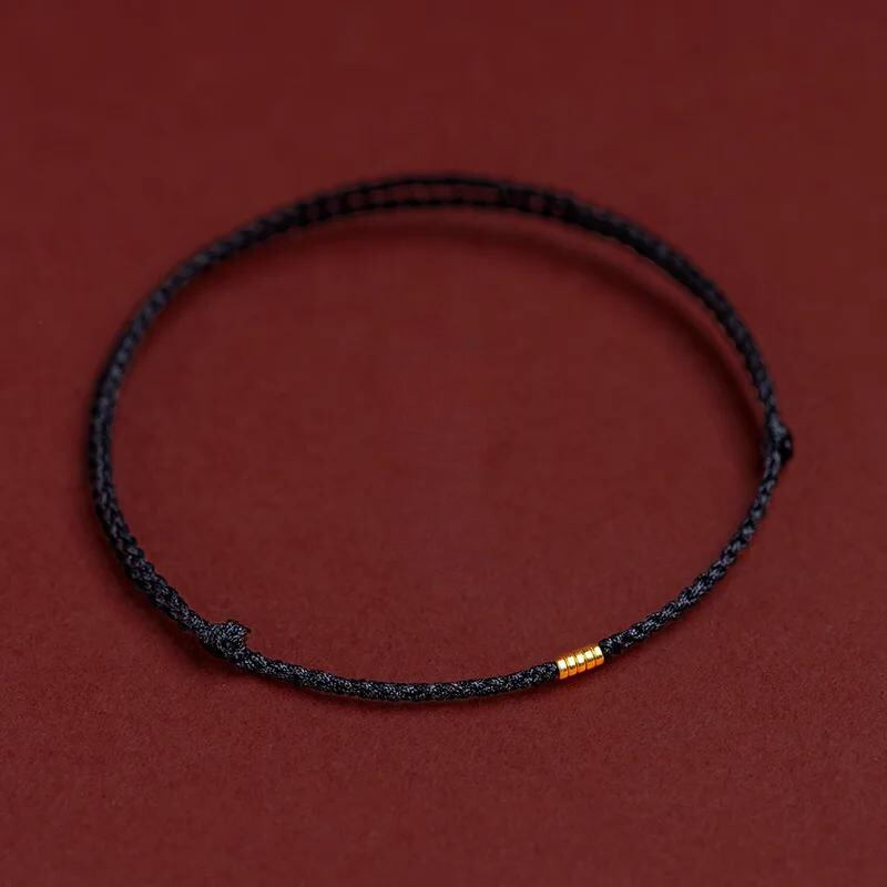 Gevlochten Kralenarmband met Beschermingsbedel – Rood Touw met Gouden Accenten – Verstelbaar Geluksarmbandje | Sansoti