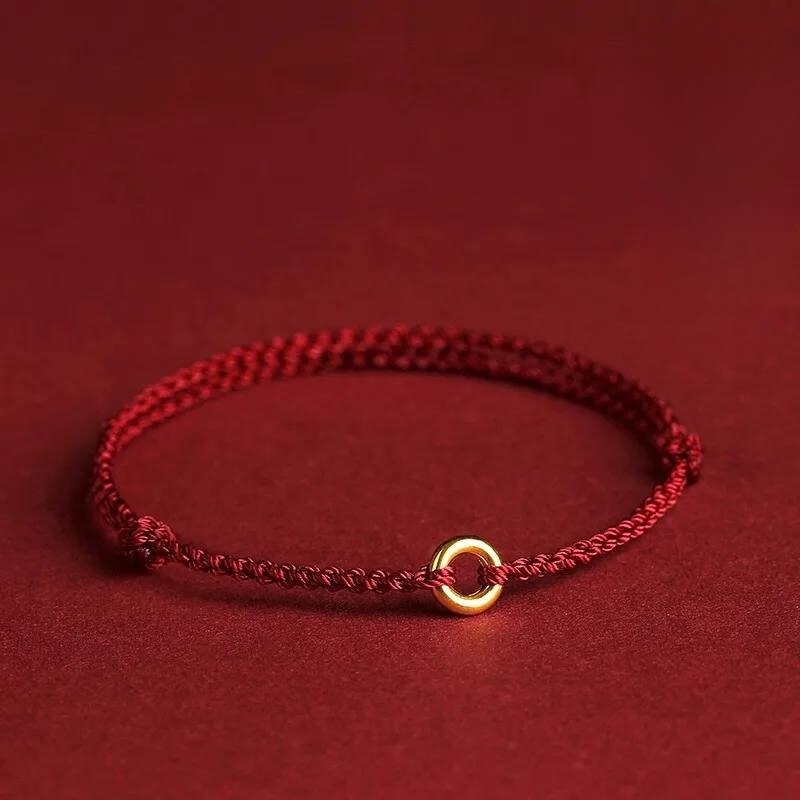 Gevlochten Kralenarmband met Beschermingsbedel – Rood Touw met Gouden Accenten – Verstelbaar Geluksarmbandje | Sansoti