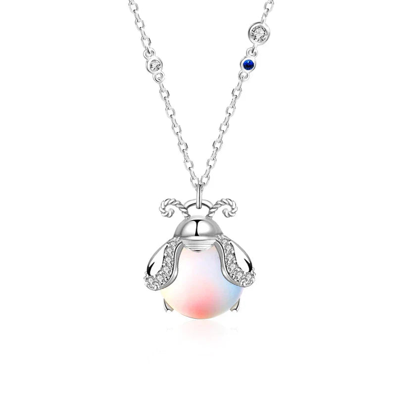 Gloeiende Maansteen Ketting met Vuurvlieg Motief Verzilverd Hanger | Sansoti