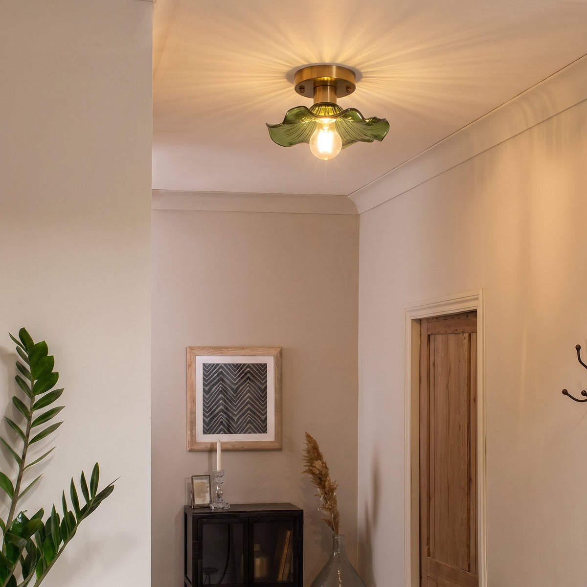 Szklana lampa sufitowa w kształcie kwiatu Ø58cm, ciepła biel, LED 3000K, aluminiowa oprawa, oświetlenie do salonu i sypialni | Sansoti