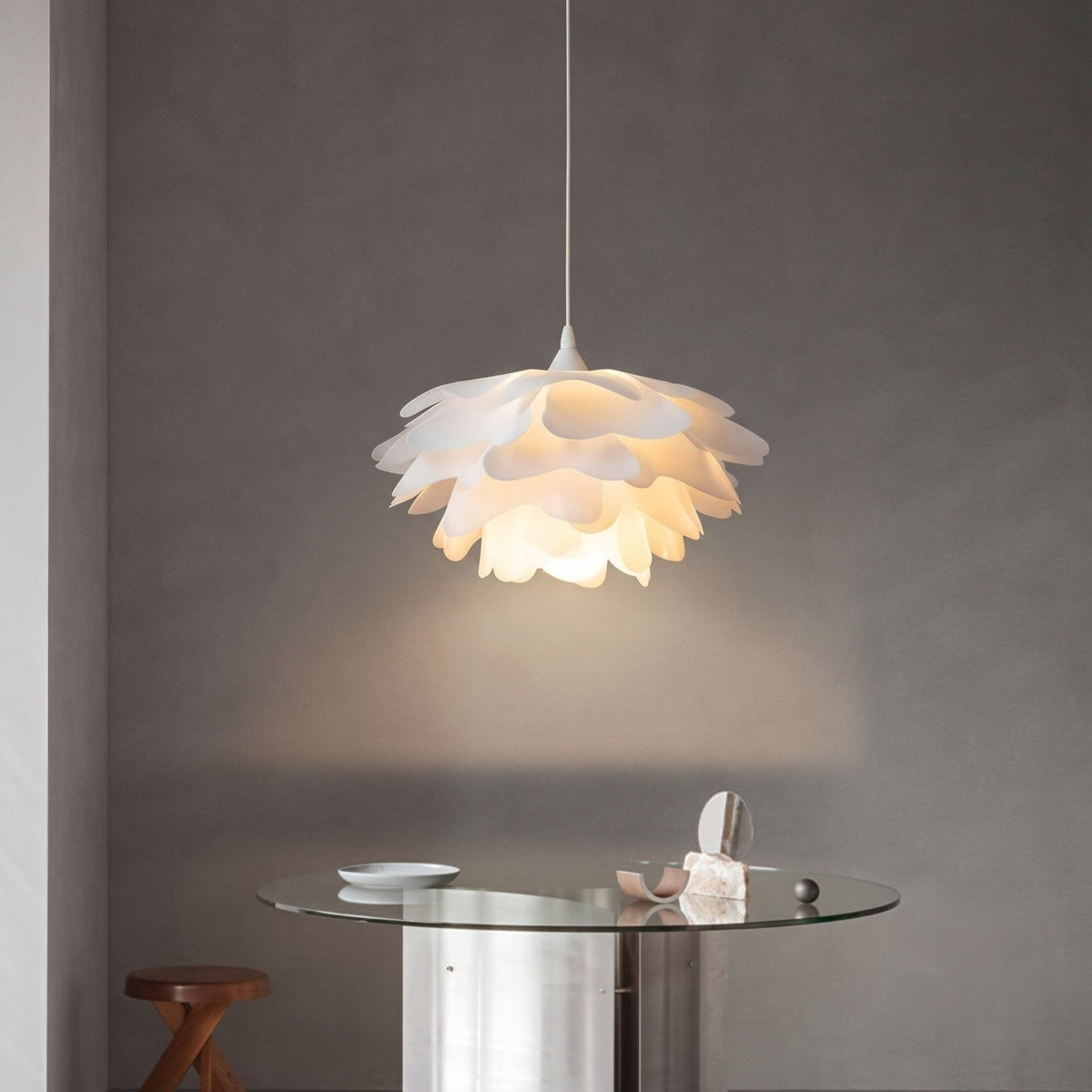Blütenförmige Hängeleuchte mit matter Oberfläche und warmem LED-Licht für Esstisch, Wohnzimmer, Schlafzimmer und Esszimmer | Sansoti