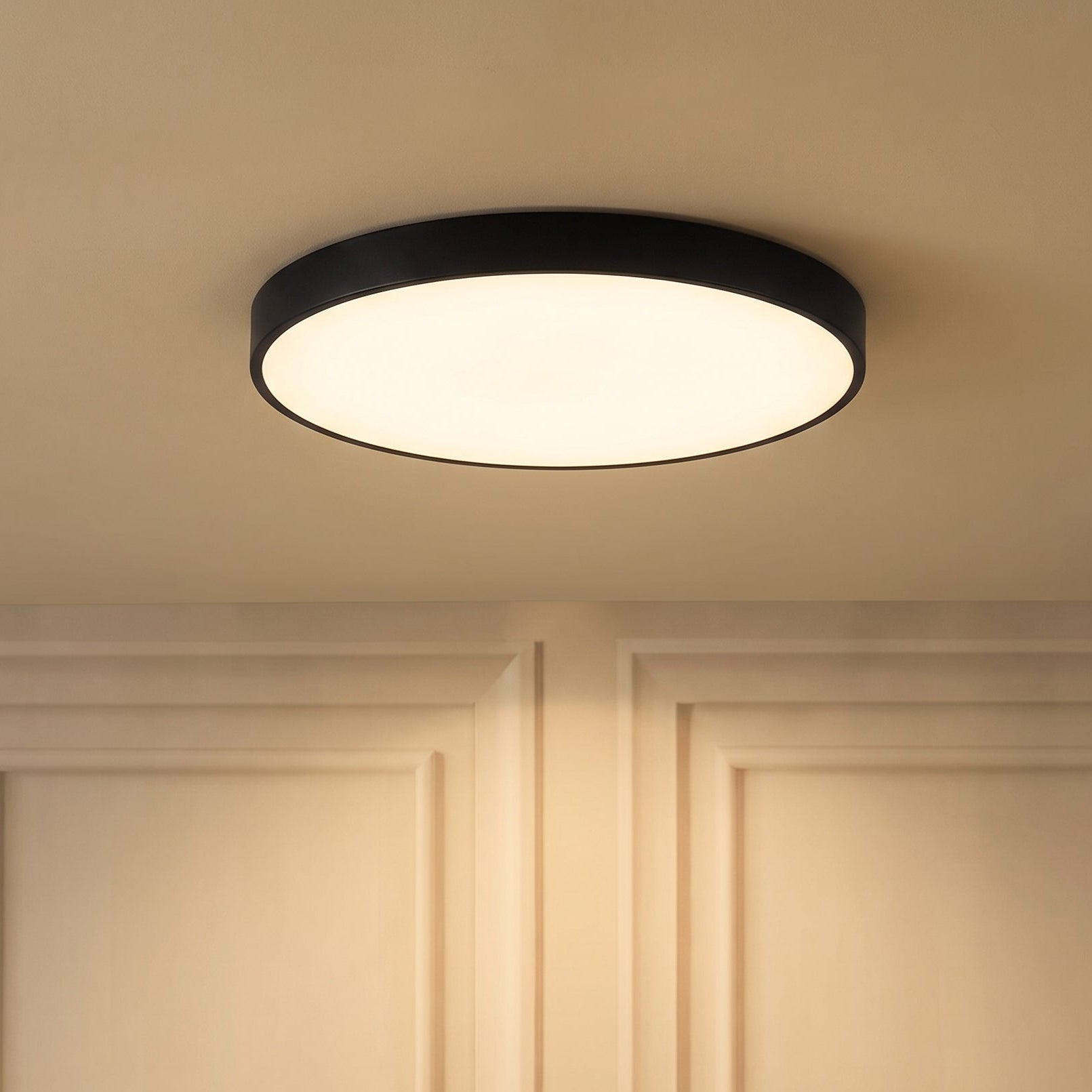 Ultracienka okrągła lampa sufitowa LED, żelazo, czarno-biała, 23-37cm, skandynawska, nowoczesna, do salonu i sypialni | Sansoti