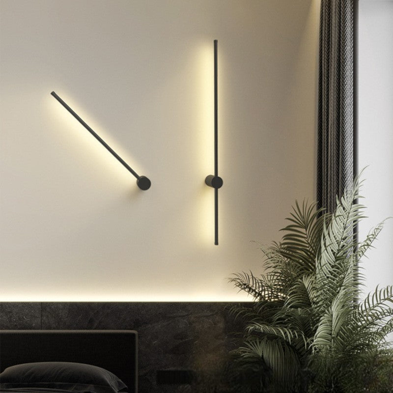 Applique murale LED minimaliste au design linéaire, noire et dorée, 60-120cm, pour intérieur moderne, salle à manger, bar et salon | Sansoti