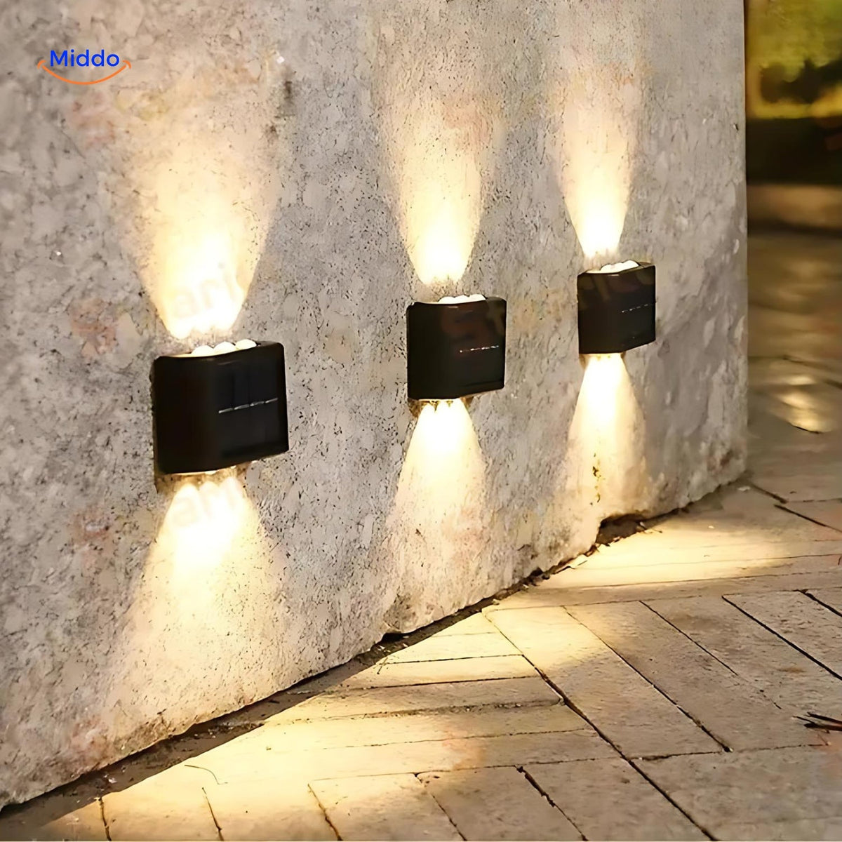 Solar-Wandleuchte mit zwei LEDs, wasserdichte Außenbeleuchtung, Gartenlampe, dekorative, wetterfeste Stimmungsbeleuchtung | Sansoti