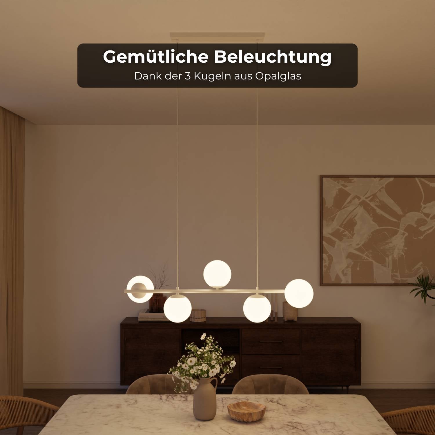 Suspension design moderne avec 5 globes en verre opalin au-dessus de la table à manger – Eloria