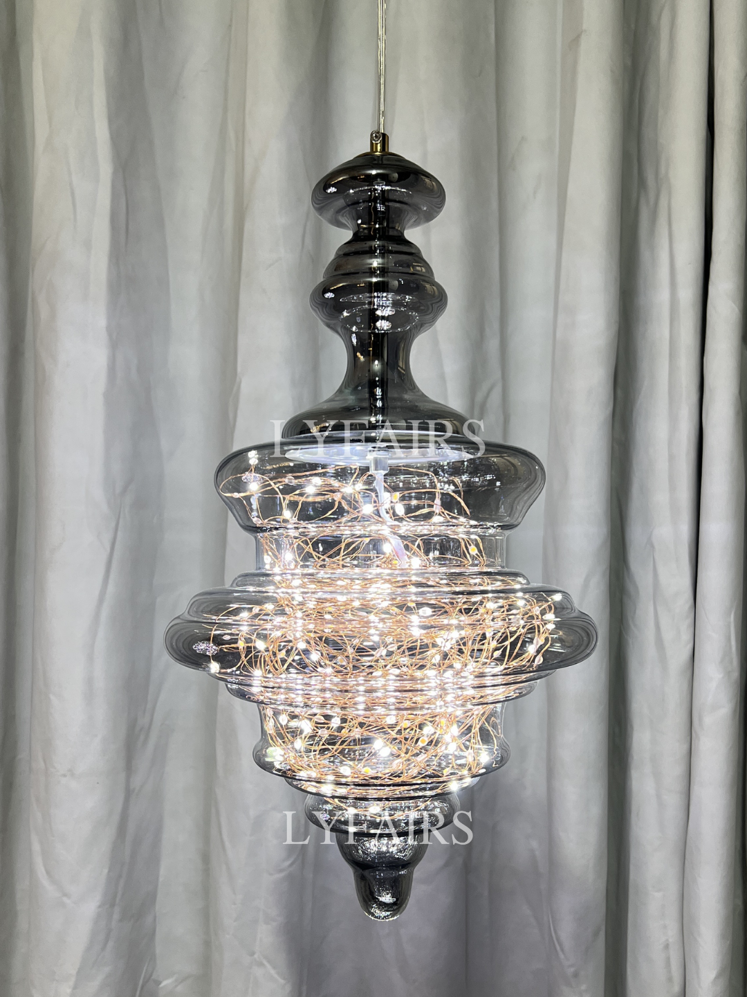 Grijze glazen hanglamp met sterrenhemel-effect voor eetkamer, bar of keukeneiland | Sansoti