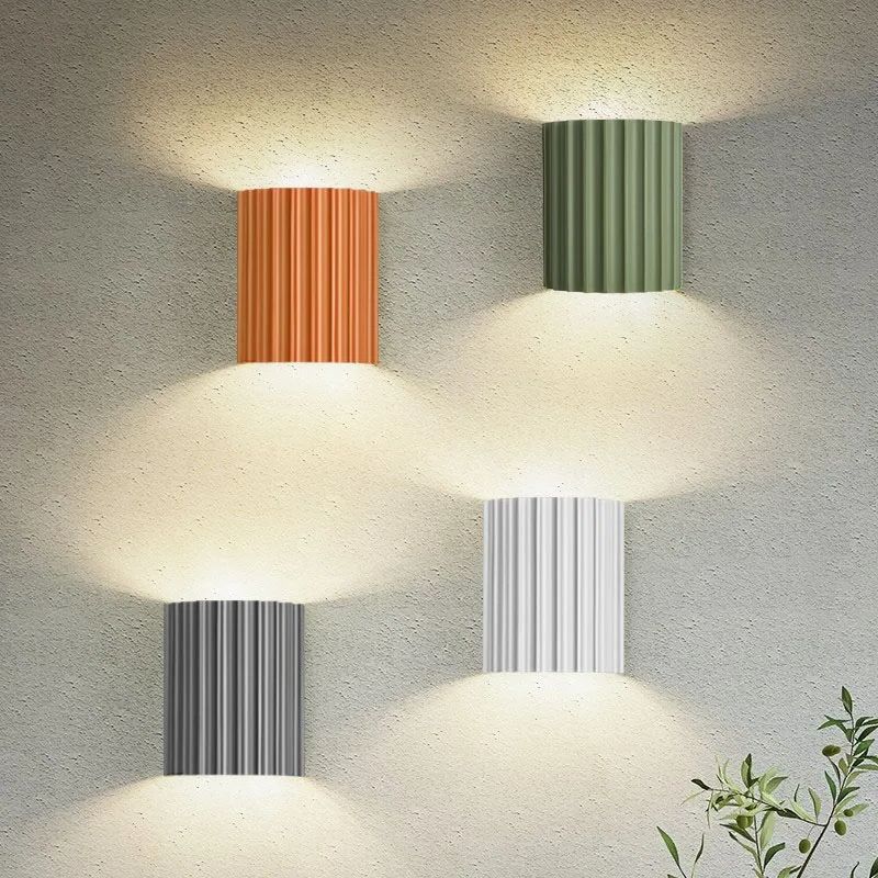 Applique murale ronde LED dimmable en résine, décoration murale, accent coloré, éclairage d’ambiance pour coin lecture, couloir, chambre et salon | Sansoti