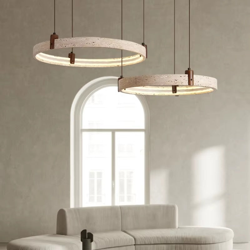 Runde Naturstein-Deckenleuchte aus Travertin, dimmbare LED-Hängeleuchte für Wohnzimmer und Esszimmer, luxuriöses Design-Interieur | Sansoti