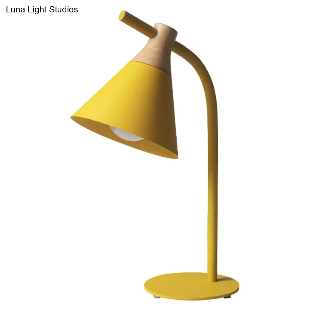 Verstelbare Tafellamp met Conische Kap Metaal Slaapkamer Nachtkastje Leeslamp Flexibele Arm Modern Design | Sansoti