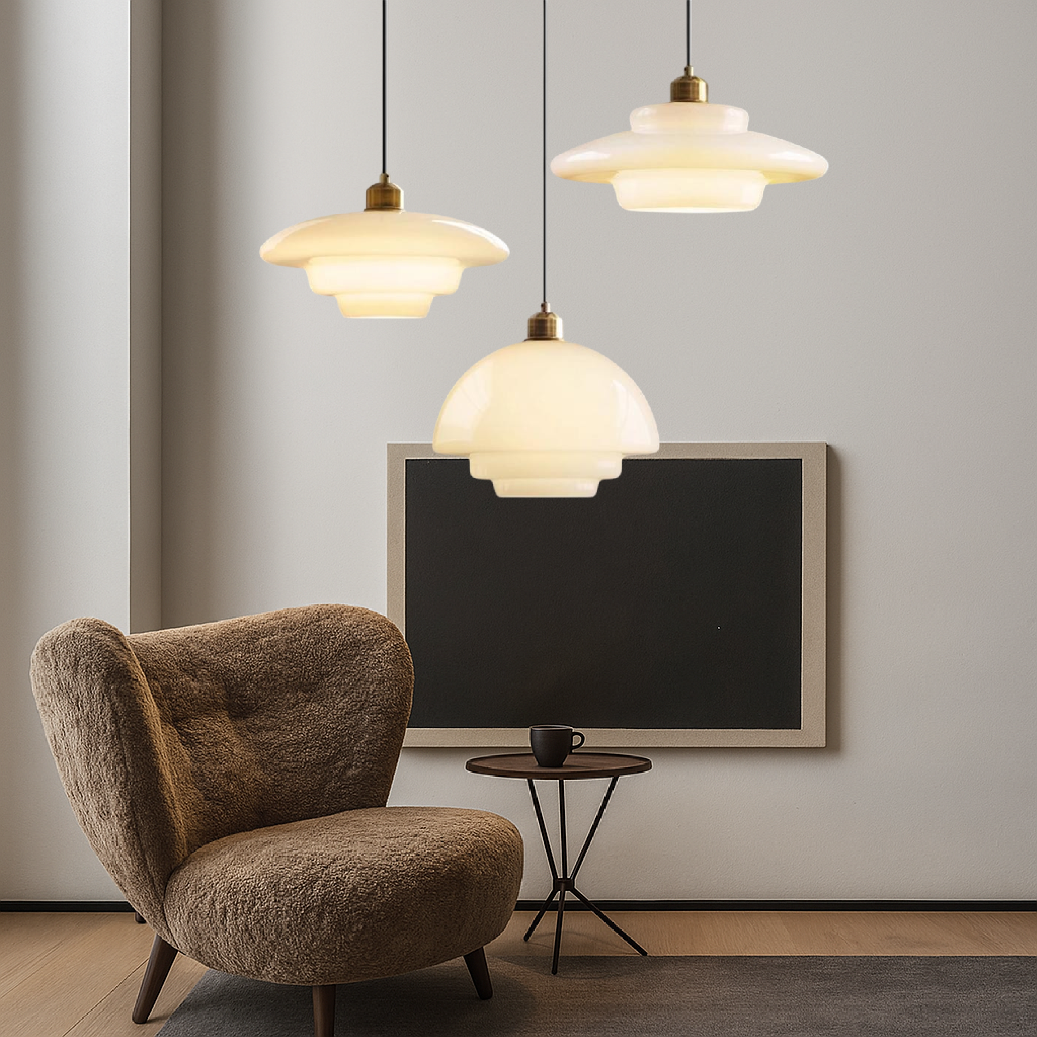 Wisząca lampa z mlecznobiałym szklanym kloszem, oprawka E27 i żelazna podsufitka, do kuchni, jadalni, przedpokoju i salonu | Sansoti