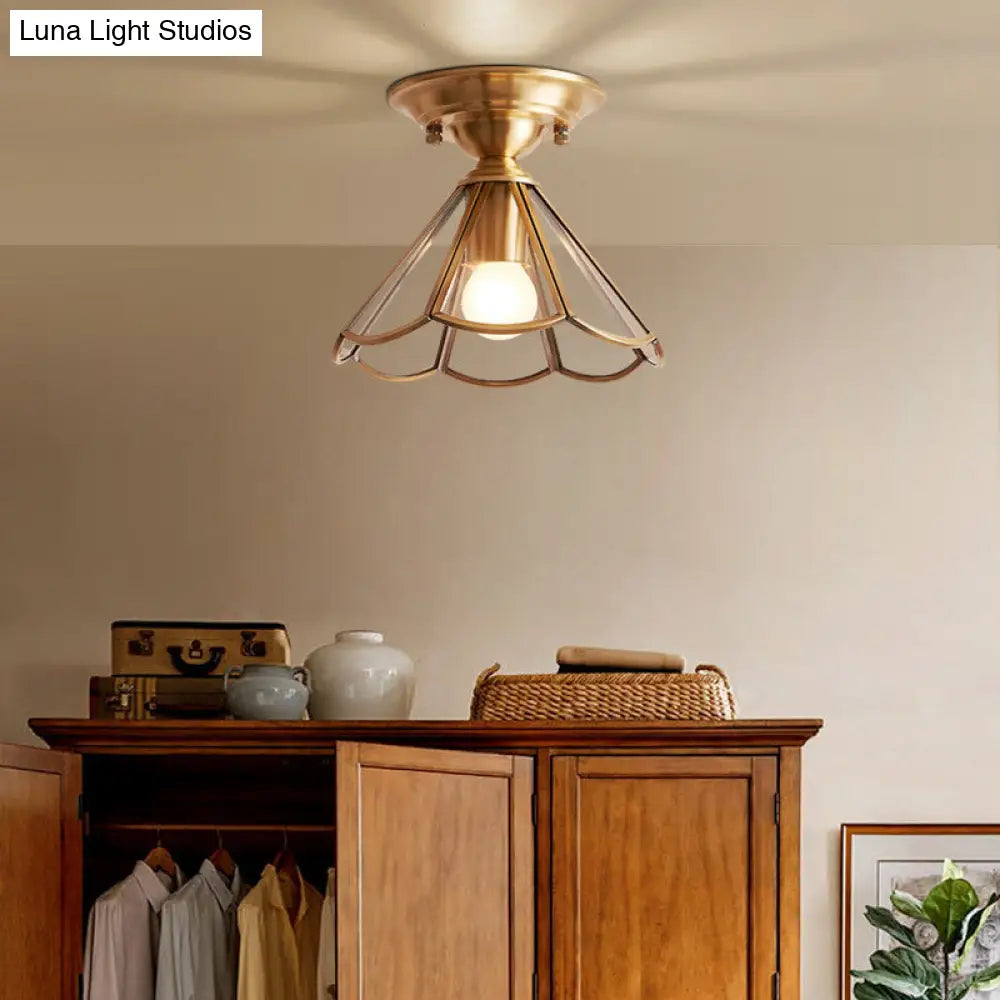 Minimalistisch Messing Plafondlamp met Geschulpte Metalen Kap – Compacte Halfsemi Plafondverlichting voor Hal en Slaapkamer | Sansoti