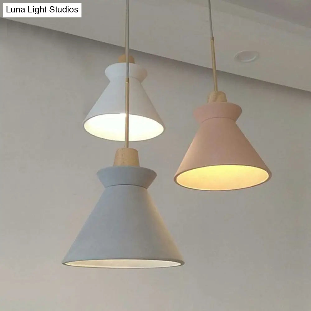 Betonnen Hanglamp met Houten Armatuur – Minimalistisch Design voor Eetkamer | Sansoti