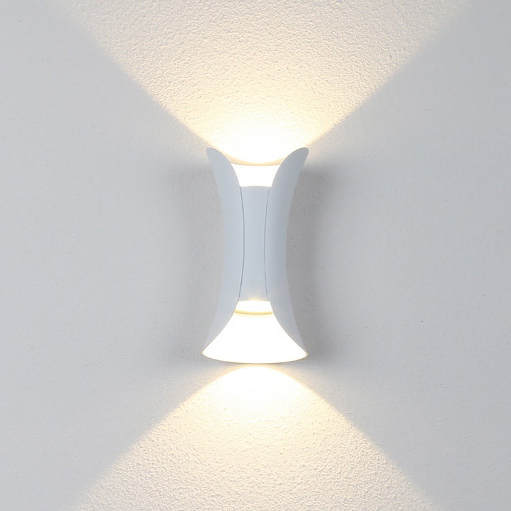Moderne Up Down Buiten Wandlamp Met IP54 Bescherming En Aluminium Behuizing | Sansoti