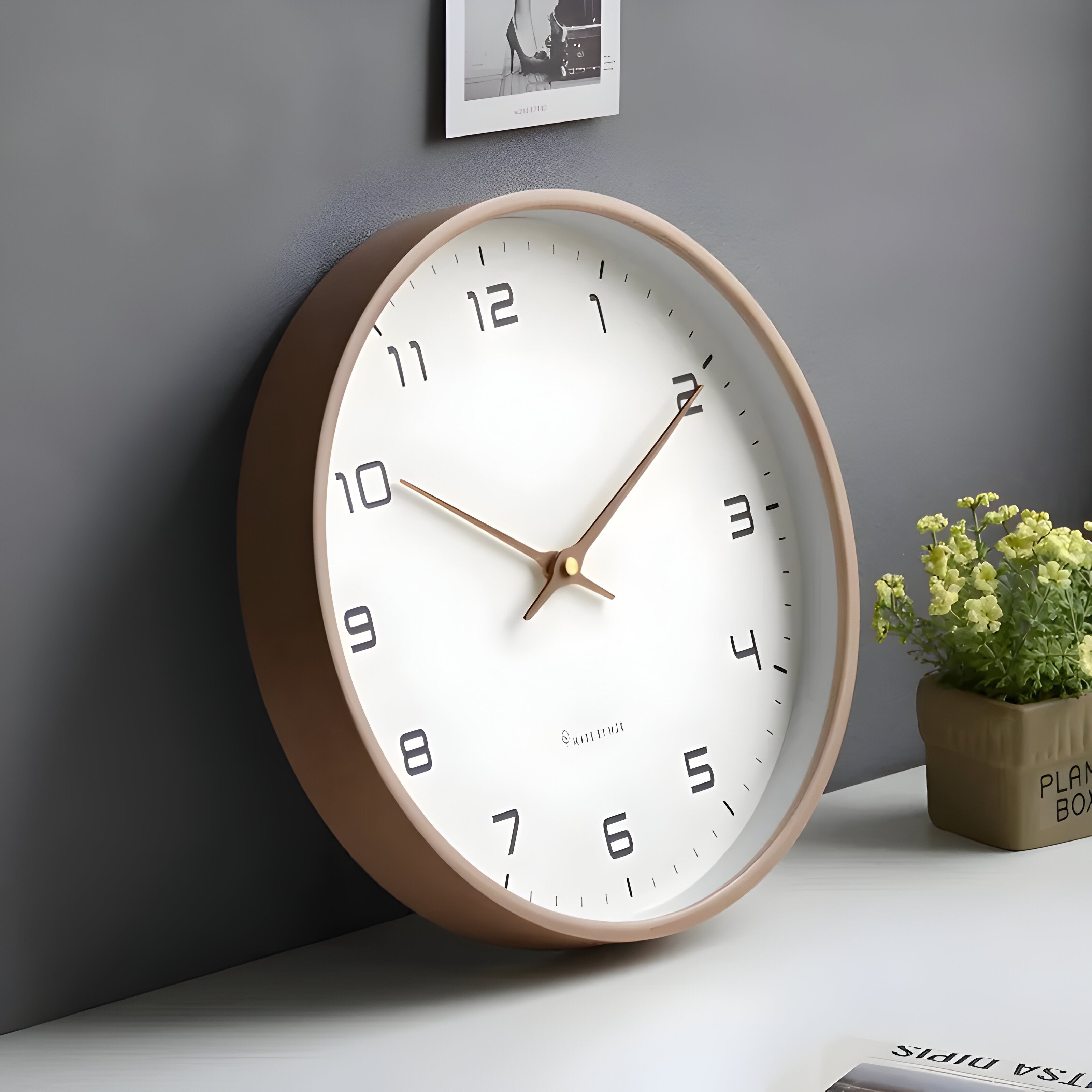 Horloge murale ronde moderne en bois avec mouvement silencieux pour salon, cuisine et chambre | Restfield